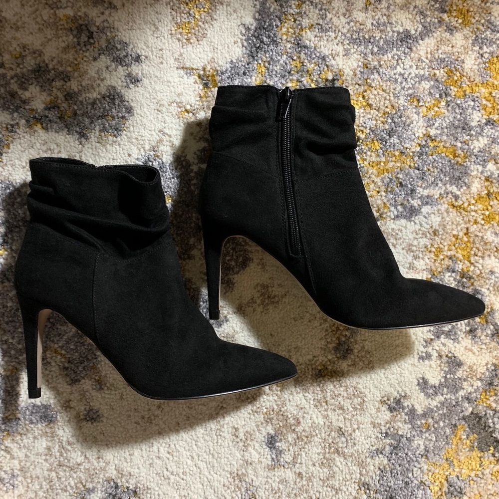 NWT XOXO Pointed Ankle Booties
